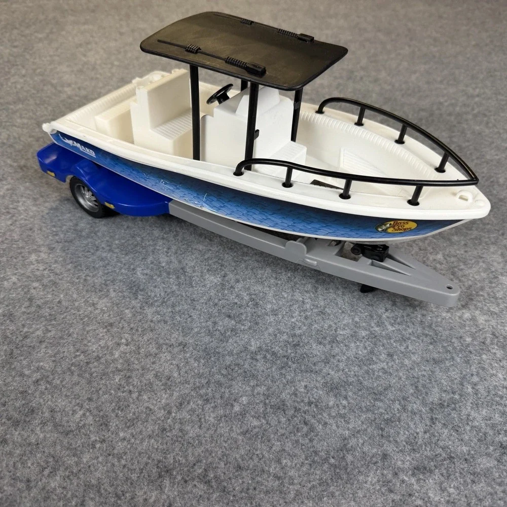 Bass Pro Shops Mako Center Console & Nitro Z21 Bass Boat Trailer Models Lot READ